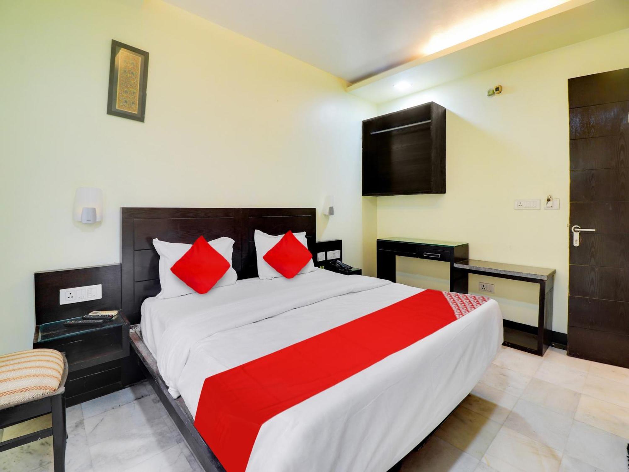Oyo Flagship Hotel Rudra Palace Agra  Exterior photo